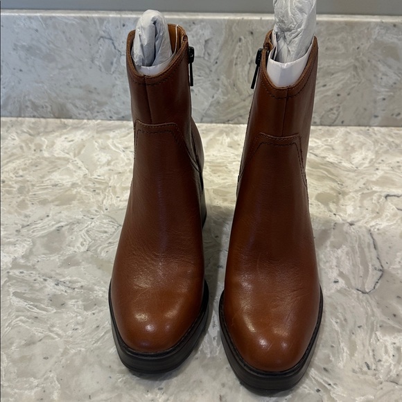 Naturalizer Brown Leather Ankle Boots New 
Size 7.5 - Picture 2 of 4